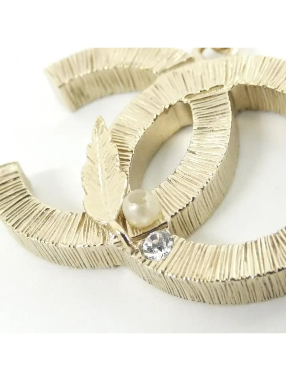 Chanel Necklace Gold